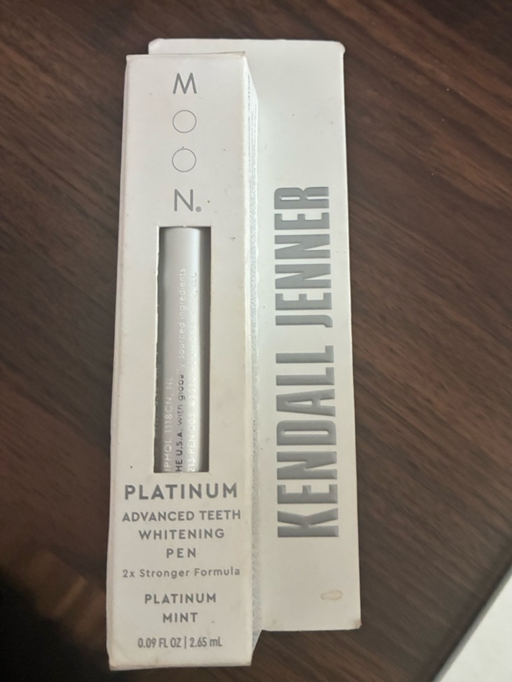 Kendall Jenner Moon Platinum Mint Teeth Whitening Pen - White